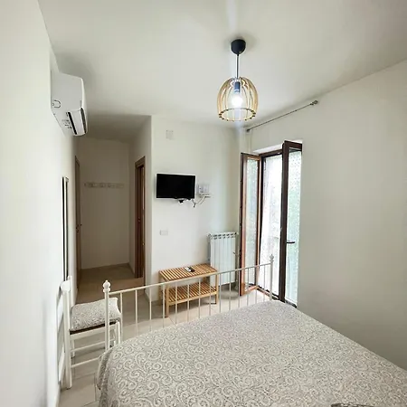 לינה וארוחת בוקר Dolce Luna Casa 3*